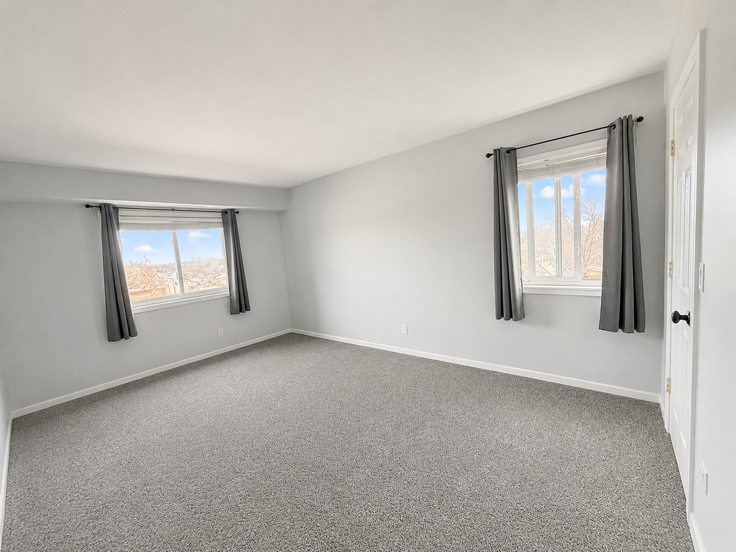 5500 Lincoln Avenue 510-e Property Photo 4
