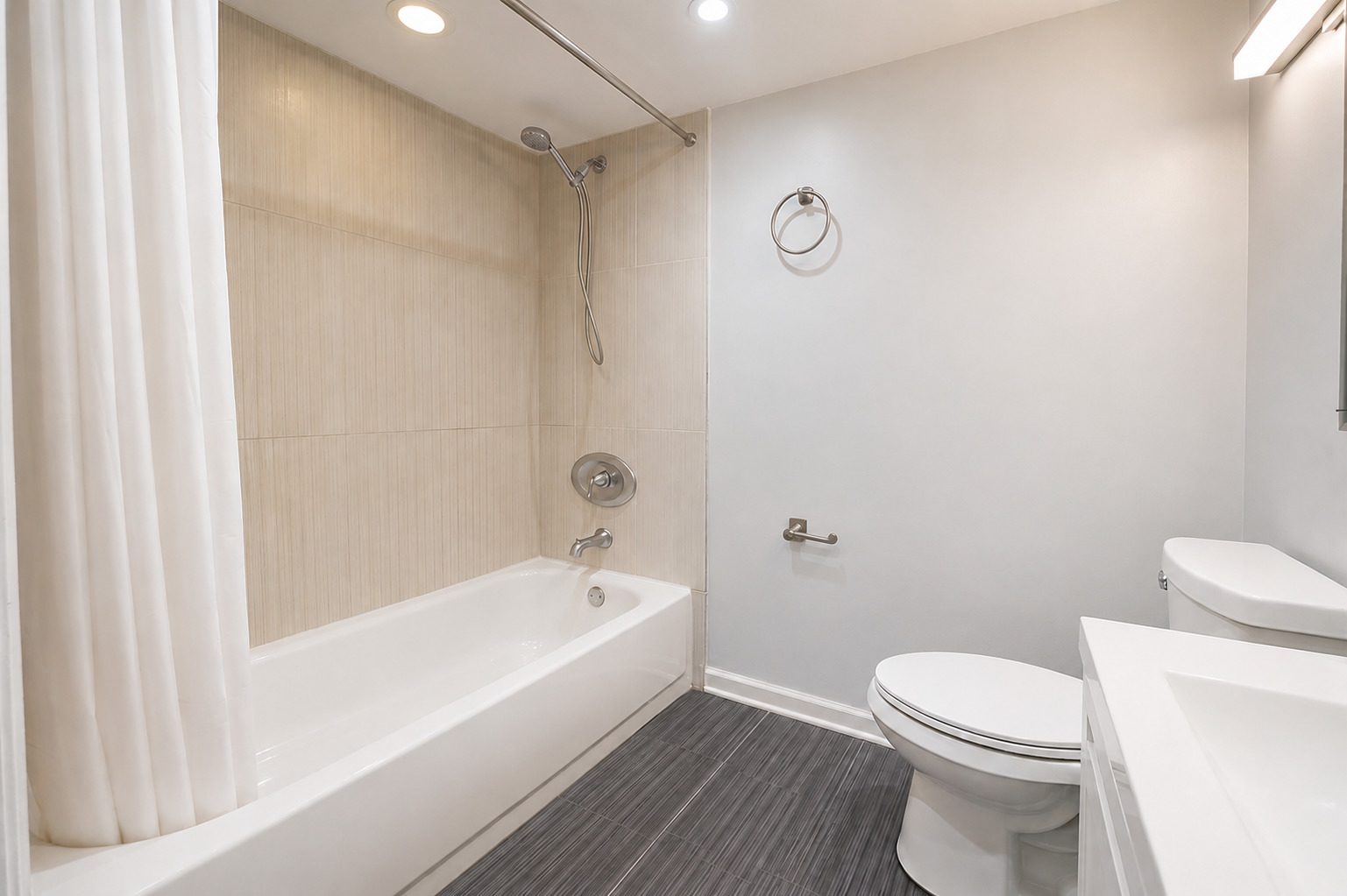 5500 Lincoln Avenue 510-e Property Photo 8