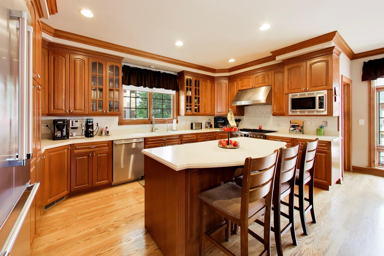 5837 N Virginia Avenue Property Photo 8