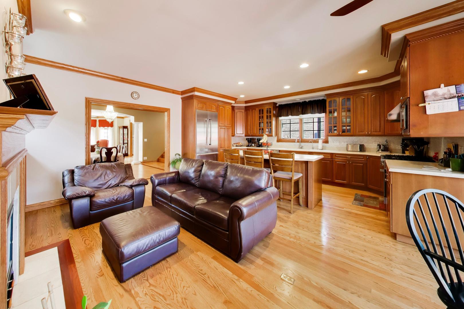 5837 N Virginia Avenue Property Photo 12