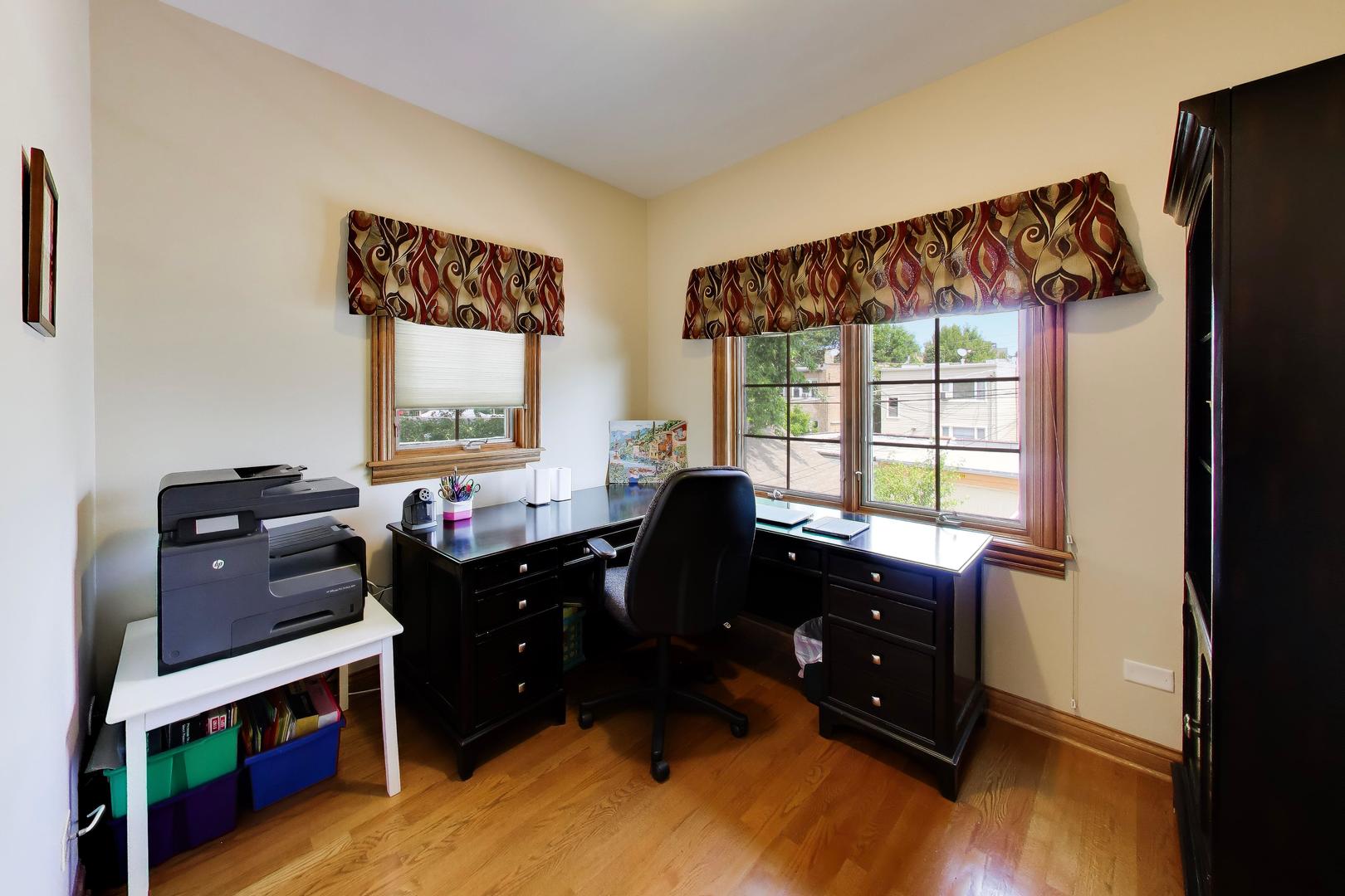 5837 N Virginia Avenue Property Photo 26
