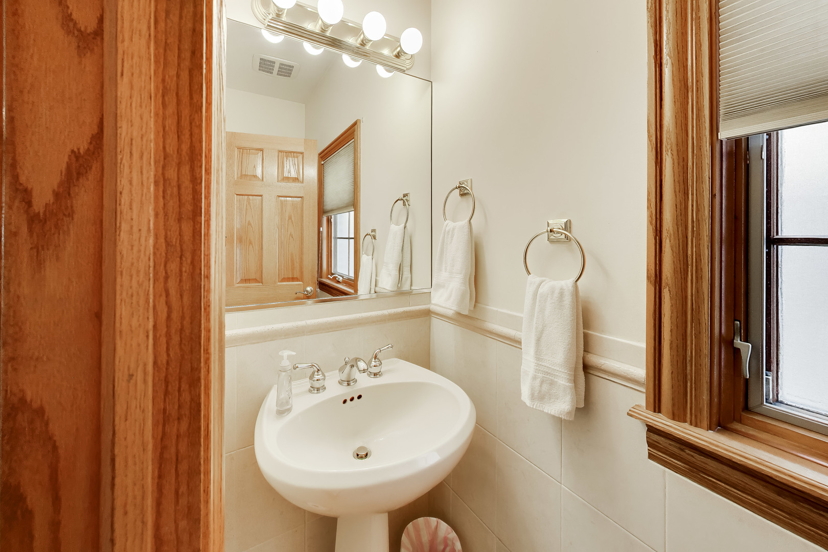 5837 N Virginia Avenue Property Photo 27