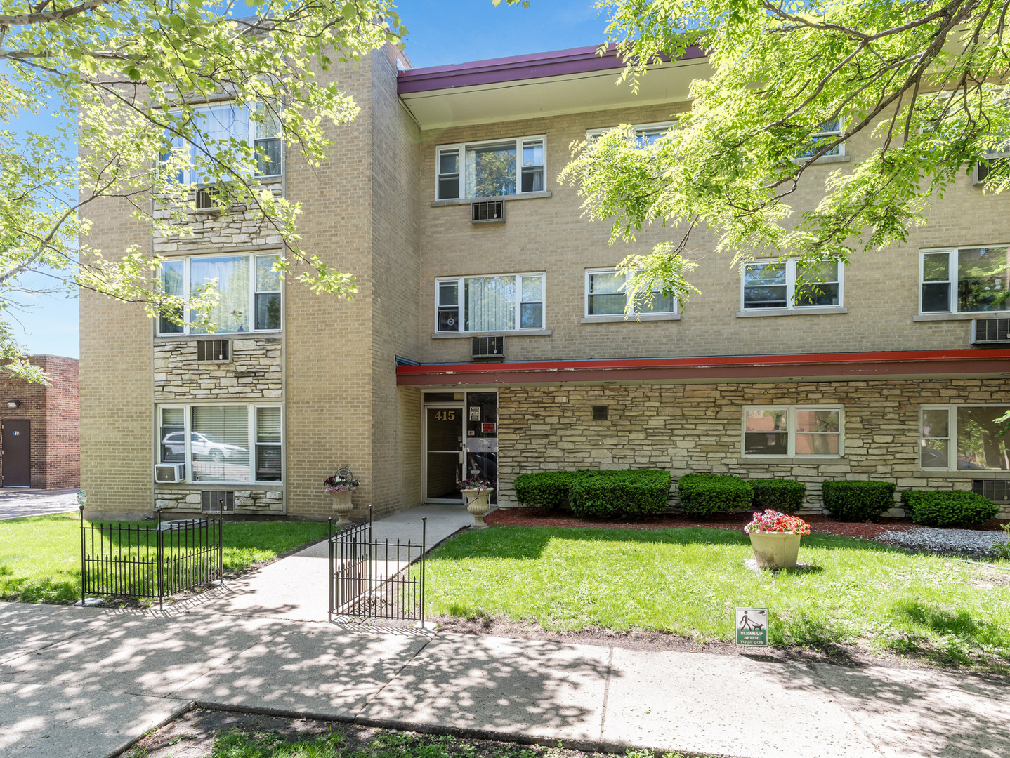 415 S Maple Avenue 202 Property Photo 1