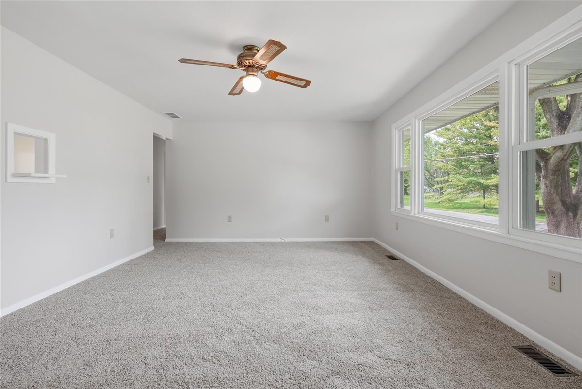 1000 E Jefferson Street Property Photo 3