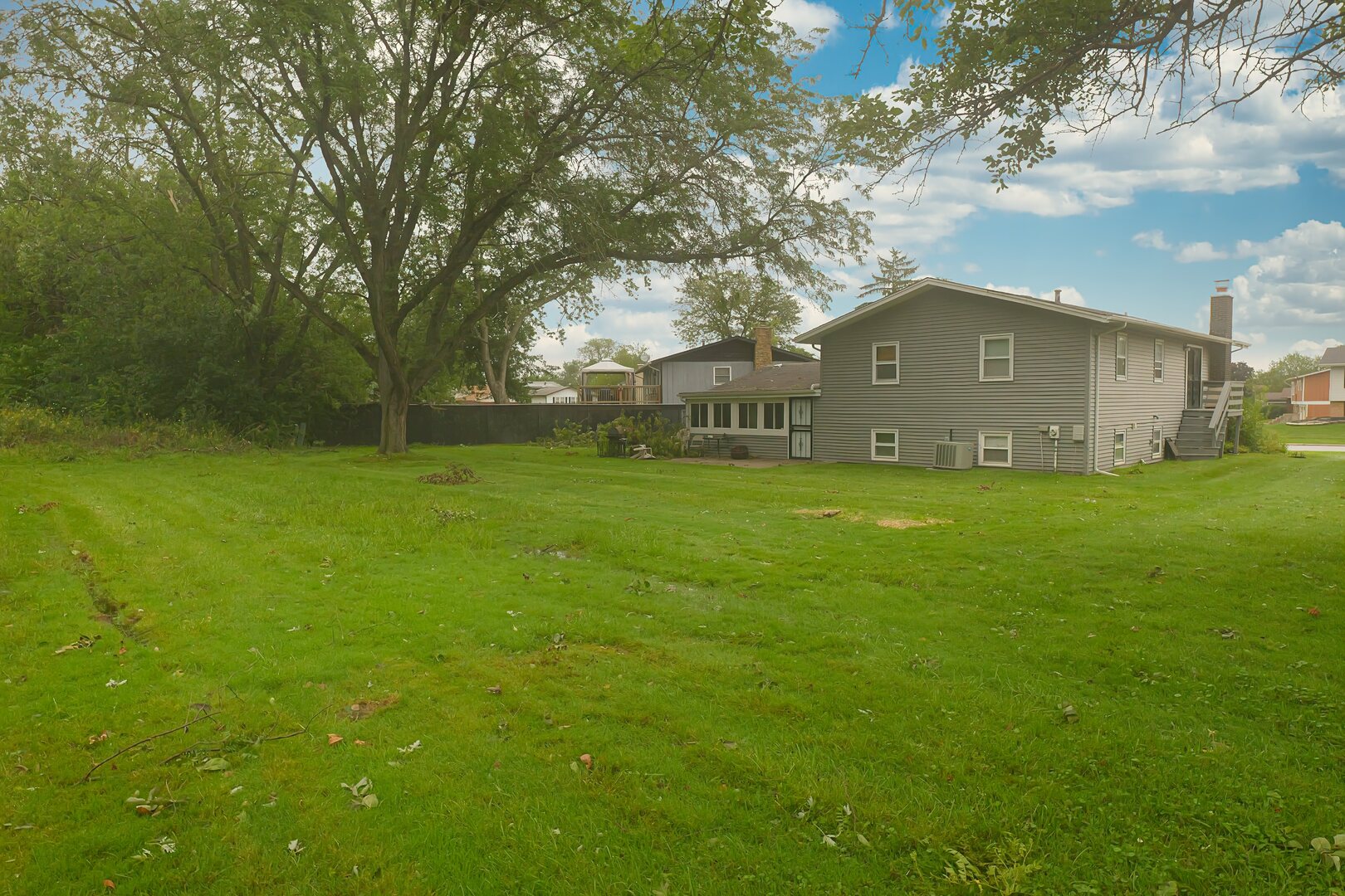 18920 S Maple Avenue Property Photo 3
