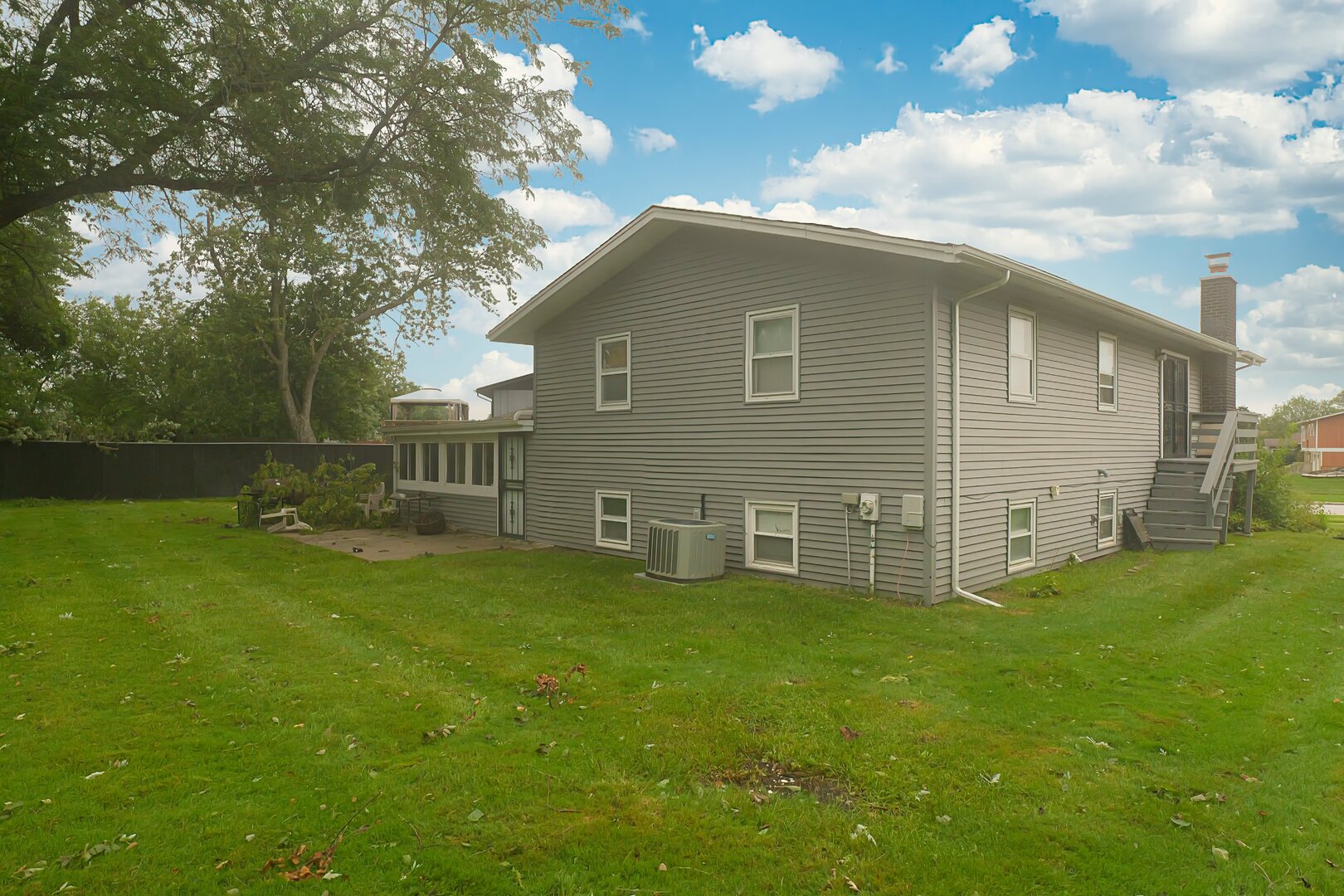 18920 S Maple Avenue Property Photo 4