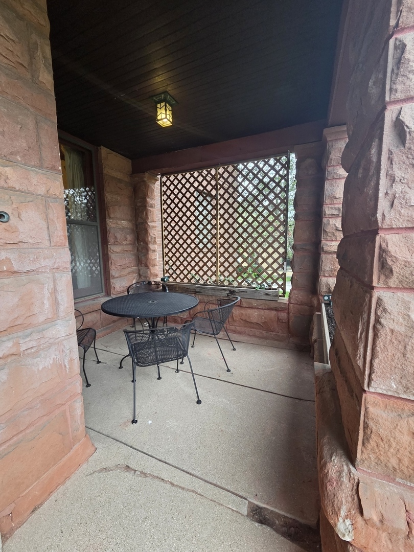 105 W Lincoln Highway 4 Property Photo 12