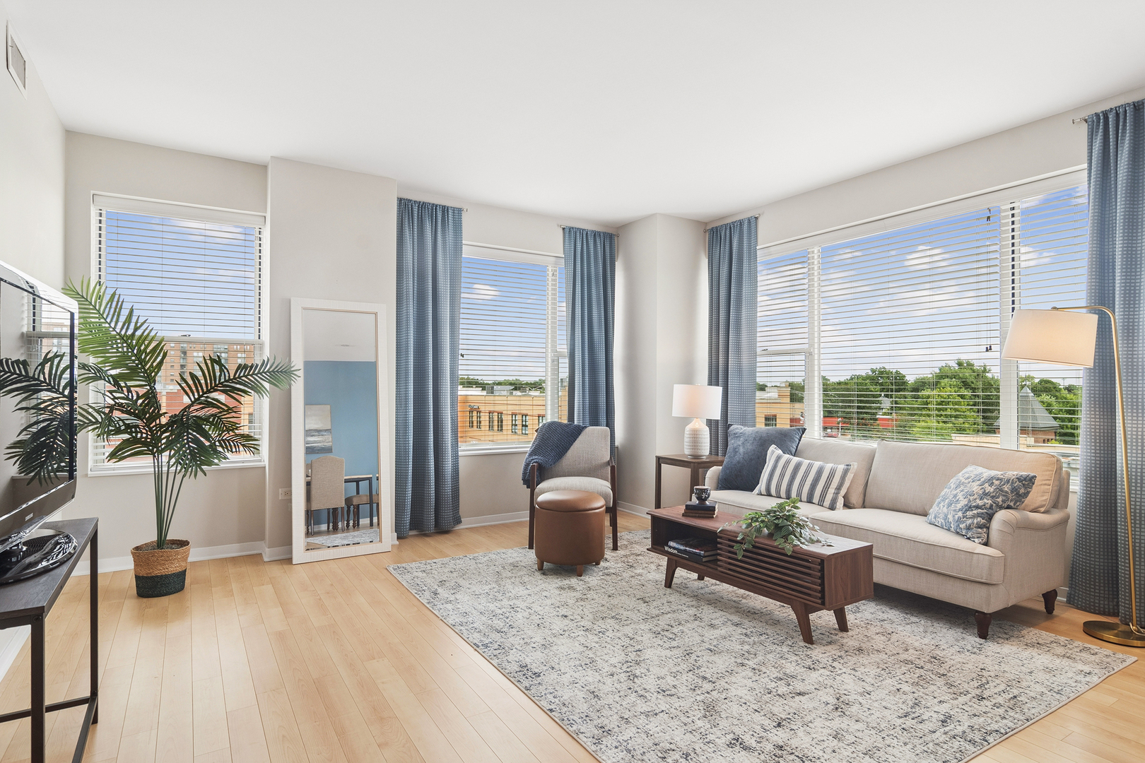 77 S Evergreen Avenue 401 Property Photo 6