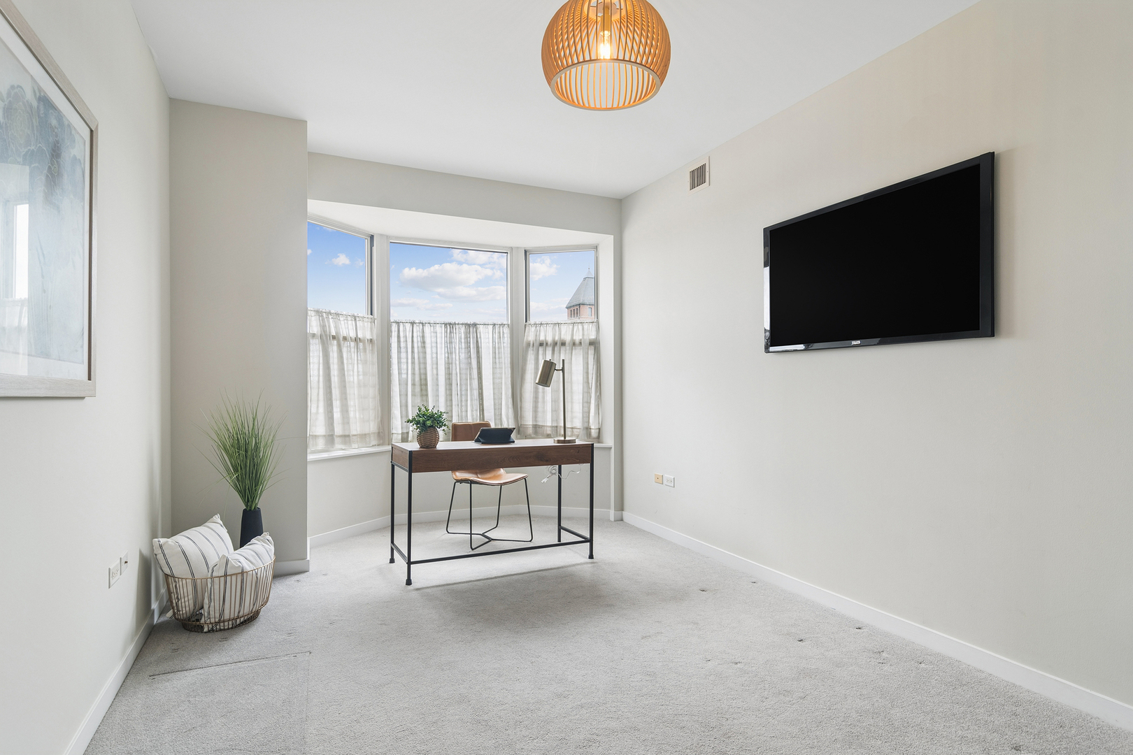77 S Evergreen Avenue 401 Property Photo 14