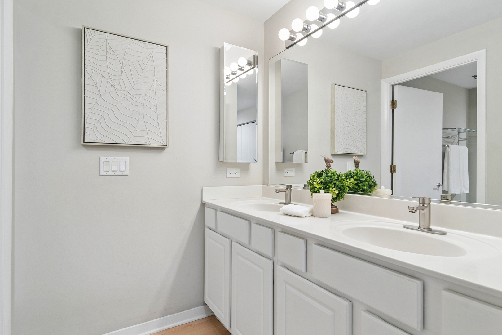 77 S Evergreen Avenue 401 Property Photo 16