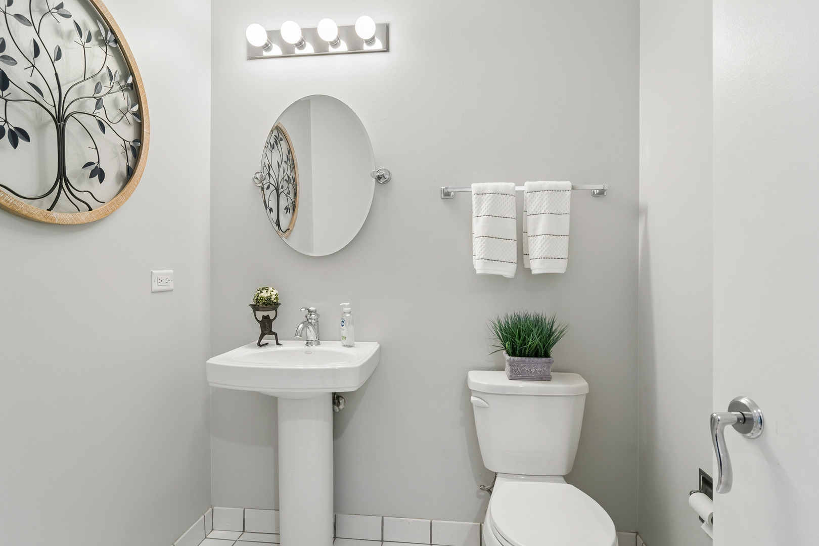 77 S Evergreen Avenue 401 Property Photo 18