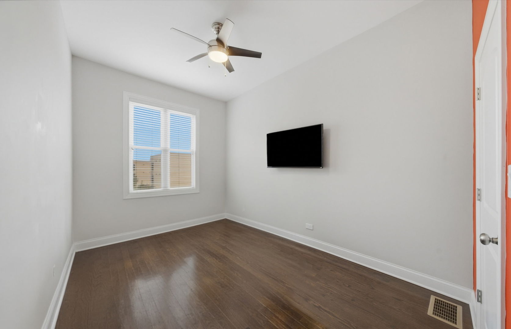 4009 S Vincennes Avenue Property Photo 16