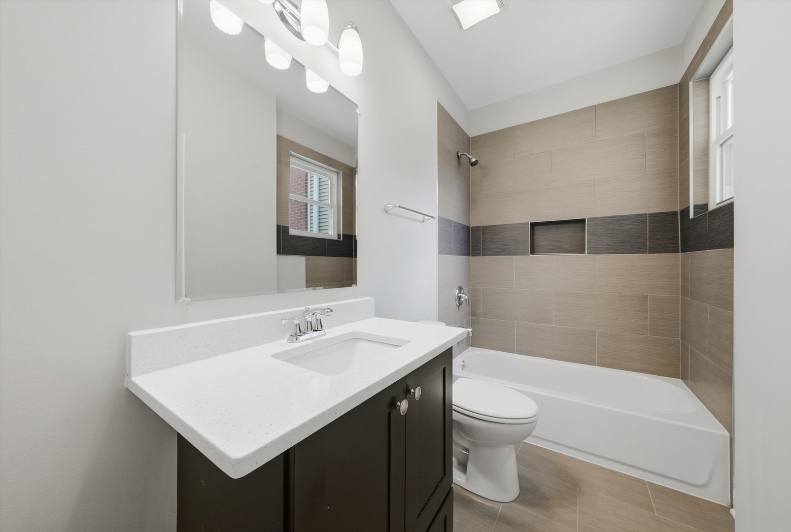 4009 S Vincennes Avenue Property Photo 17