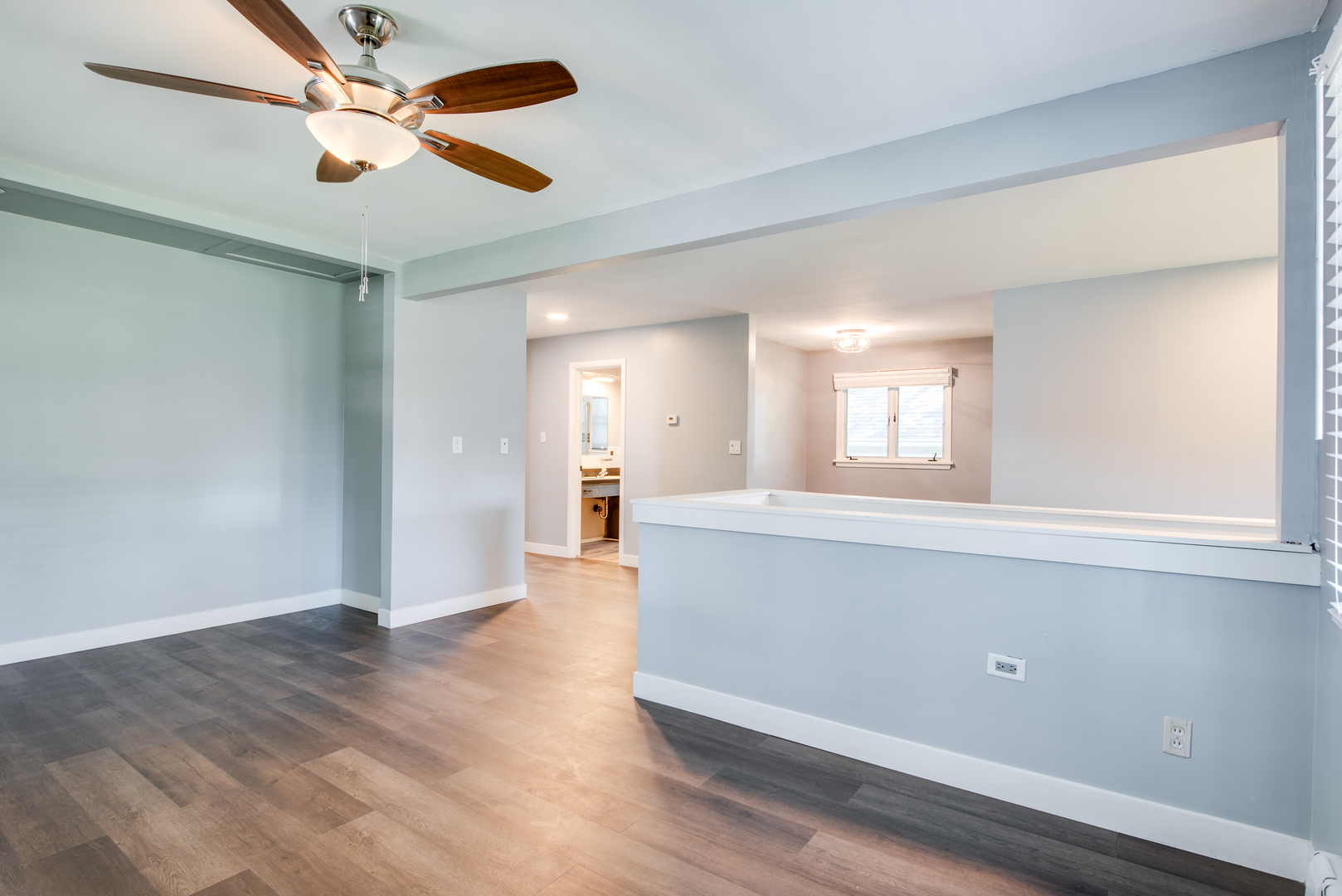1427 N May Street Property Photo 3