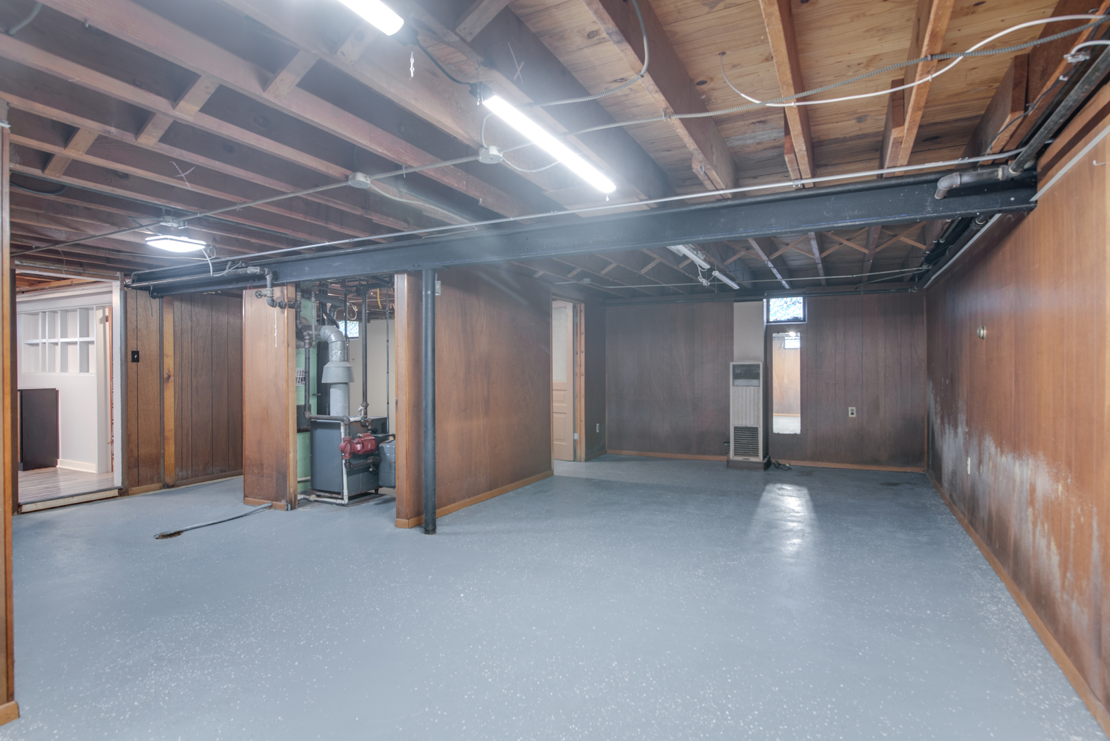 1427 N May Street Property Photo 9