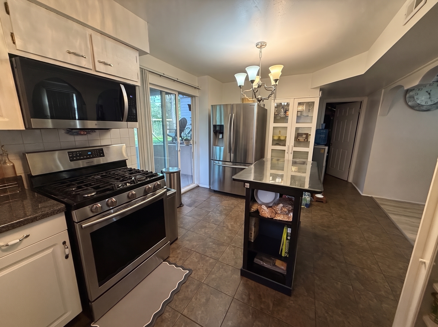 753 Macarthur Drive Property Photo 4