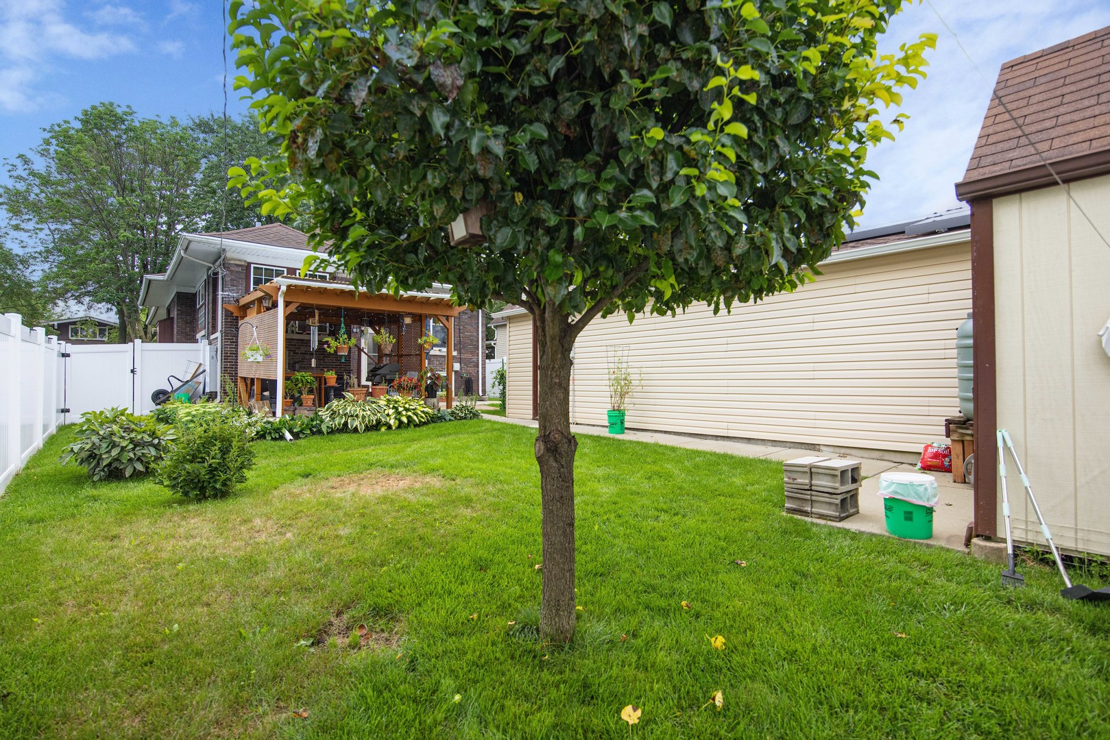 811 Farragut Place Property Photo 34