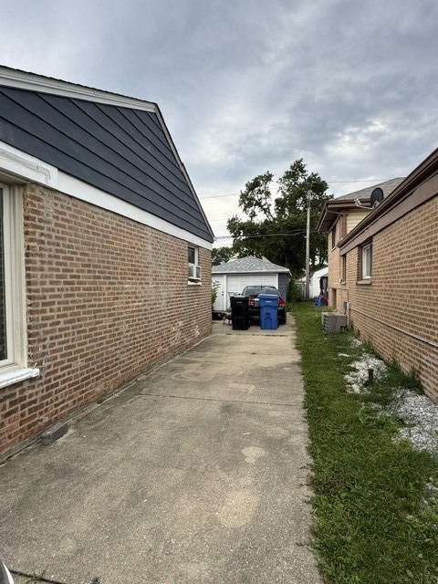 8132 S Kilbourn Avenue Property Photo 8