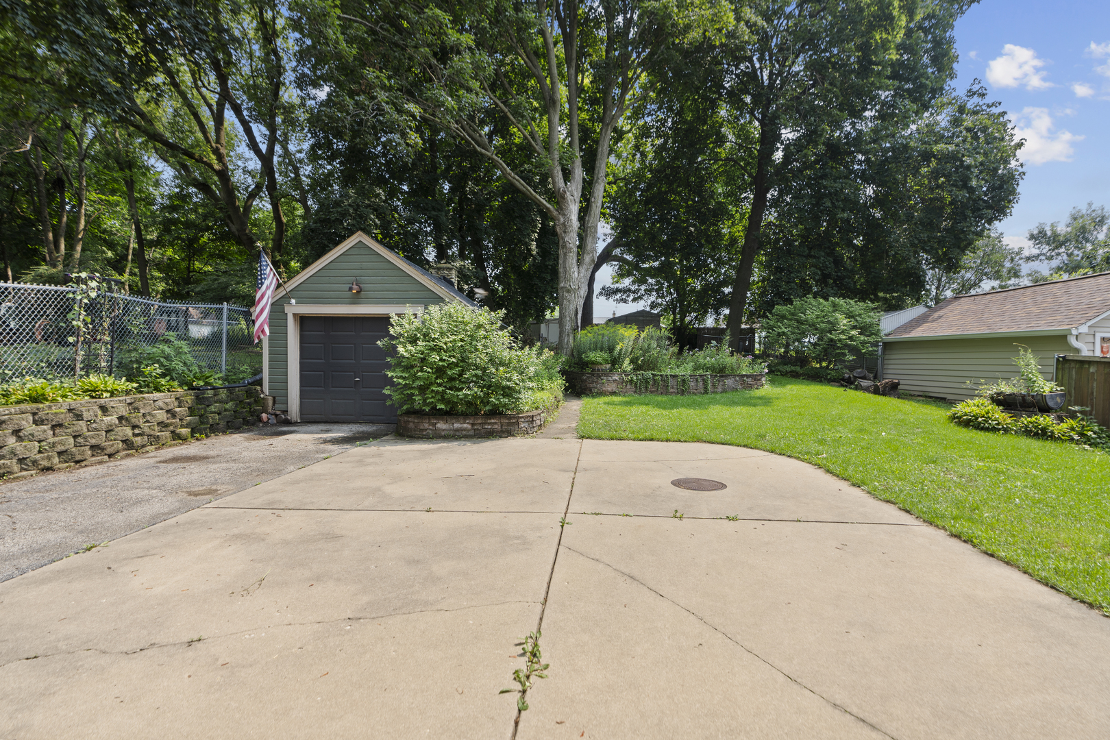 822 N Madison Street Property Photo 33