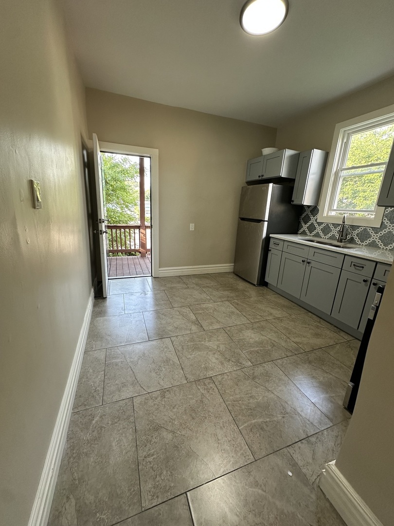 1522 E 71st Place 2 Property Photo 10
