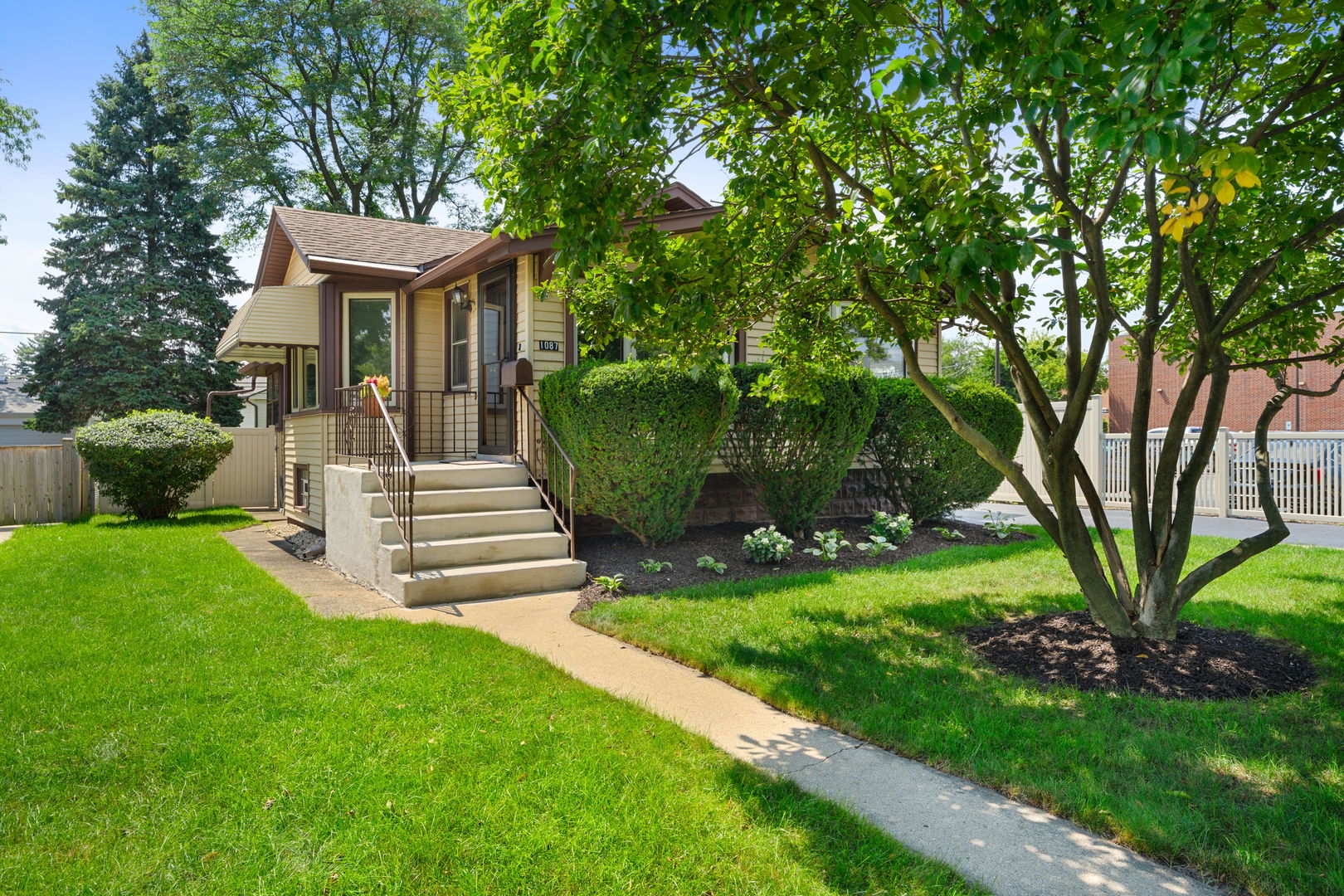 1087 Rose Avenue Property Photo 1