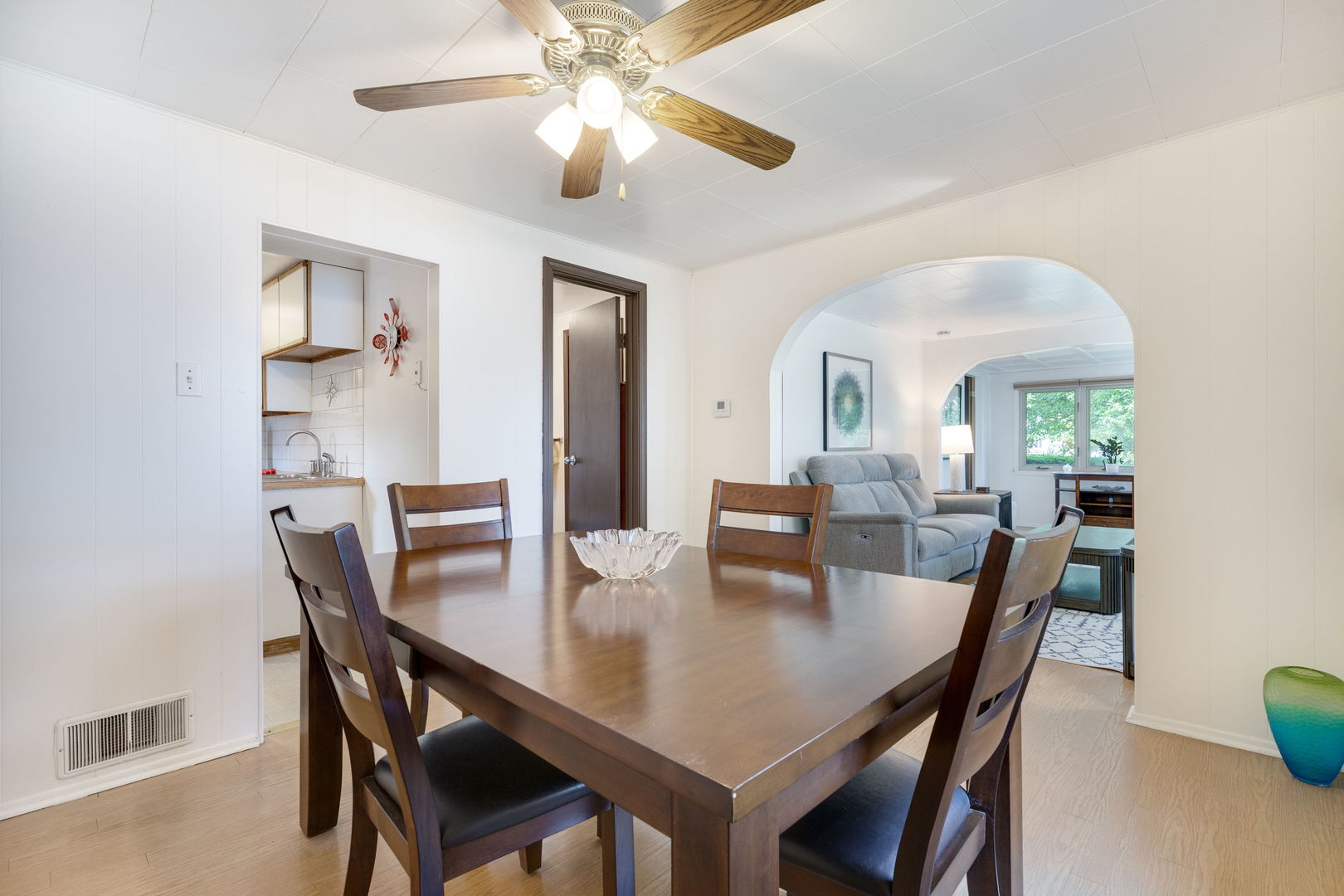 1087 Rose Avenue Property Photo 6