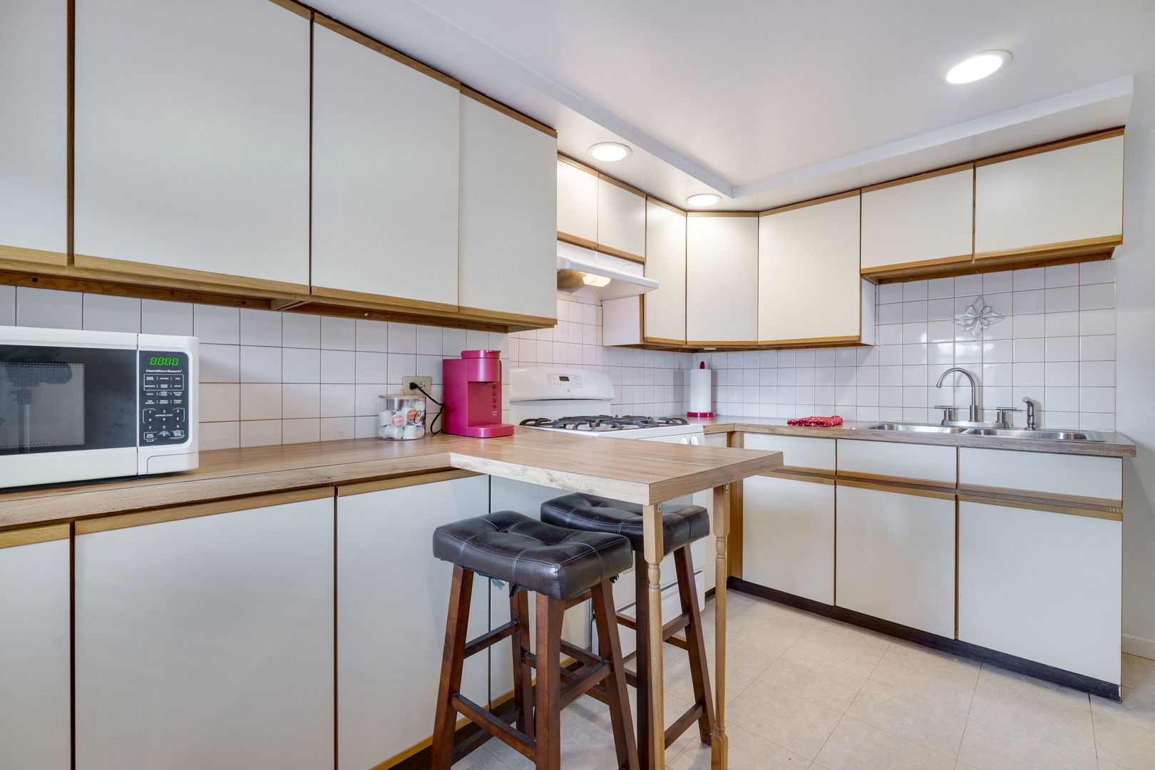 1087 Rose Avenue Property Photo 8
