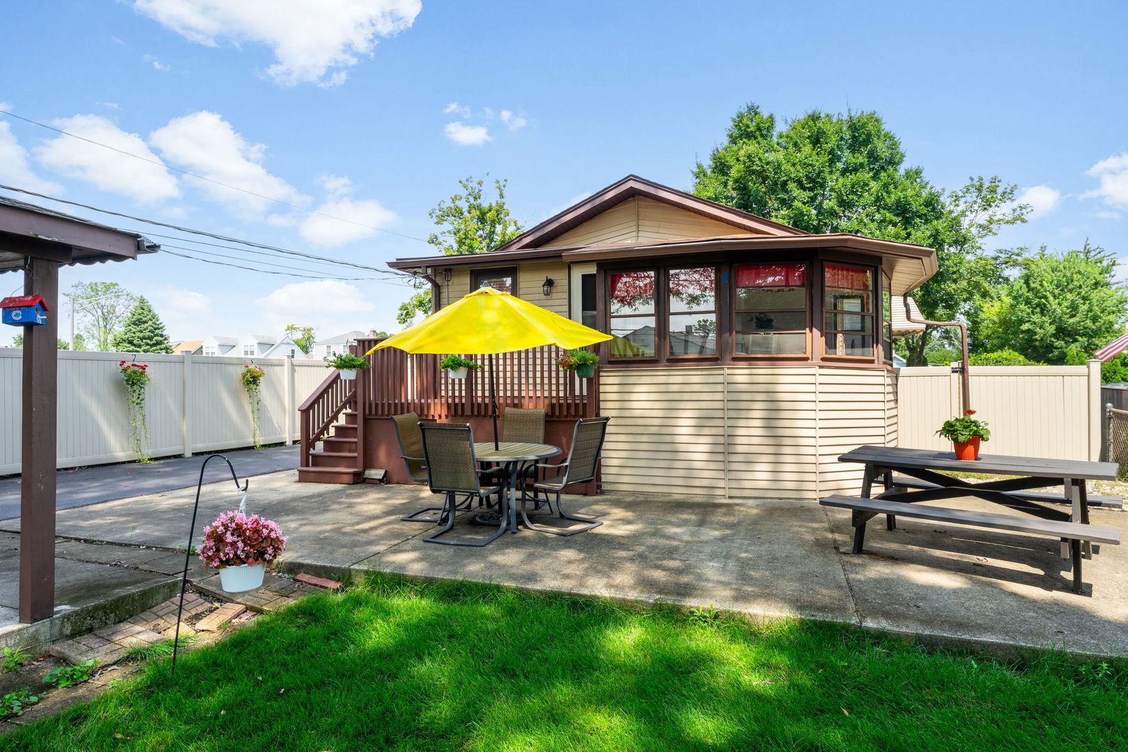 1087 Rose Avenue Property Photo 16
