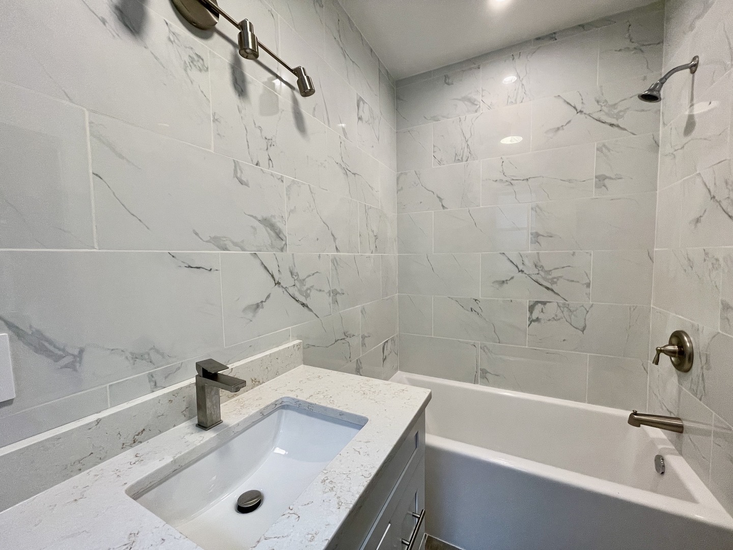 4853 W Augusta Boulevard 2 Property Photo 14