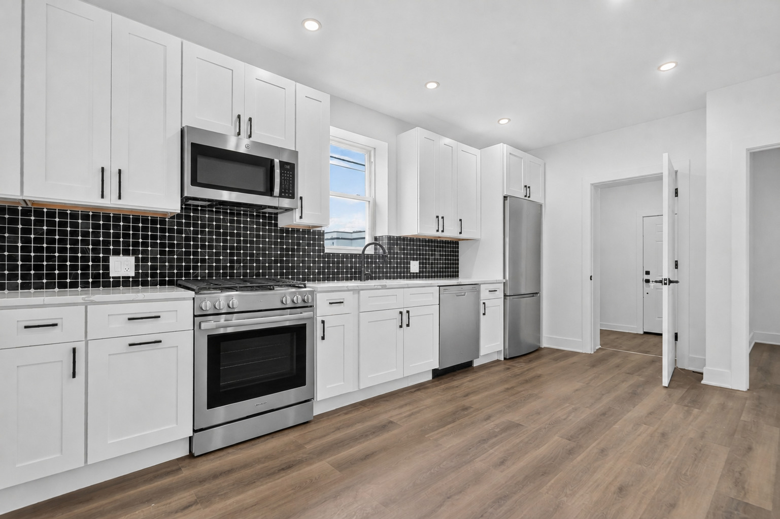 8717 S Bishop Street Property Photo 11