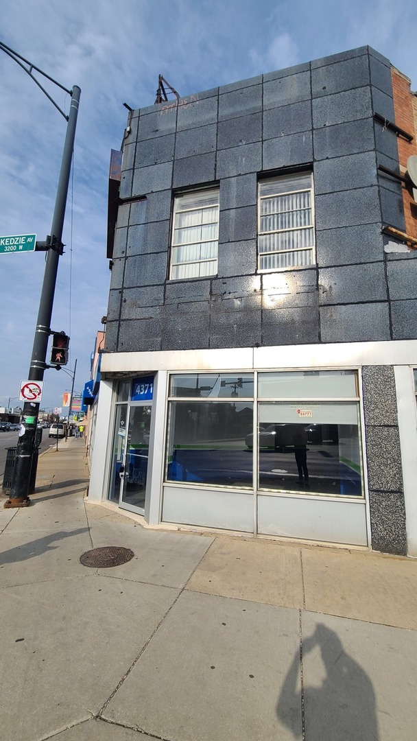 4371 S Archer Avenue Property Photo 1