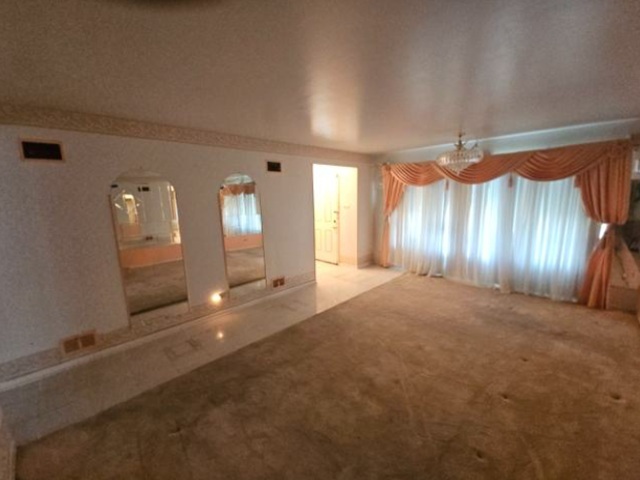 499 Oglesby Avenue Property Photo 4