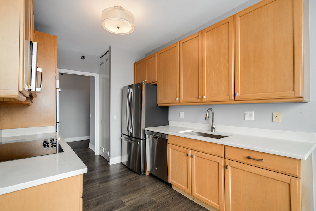 501 N Clinton Street 606 Property Photo 8
