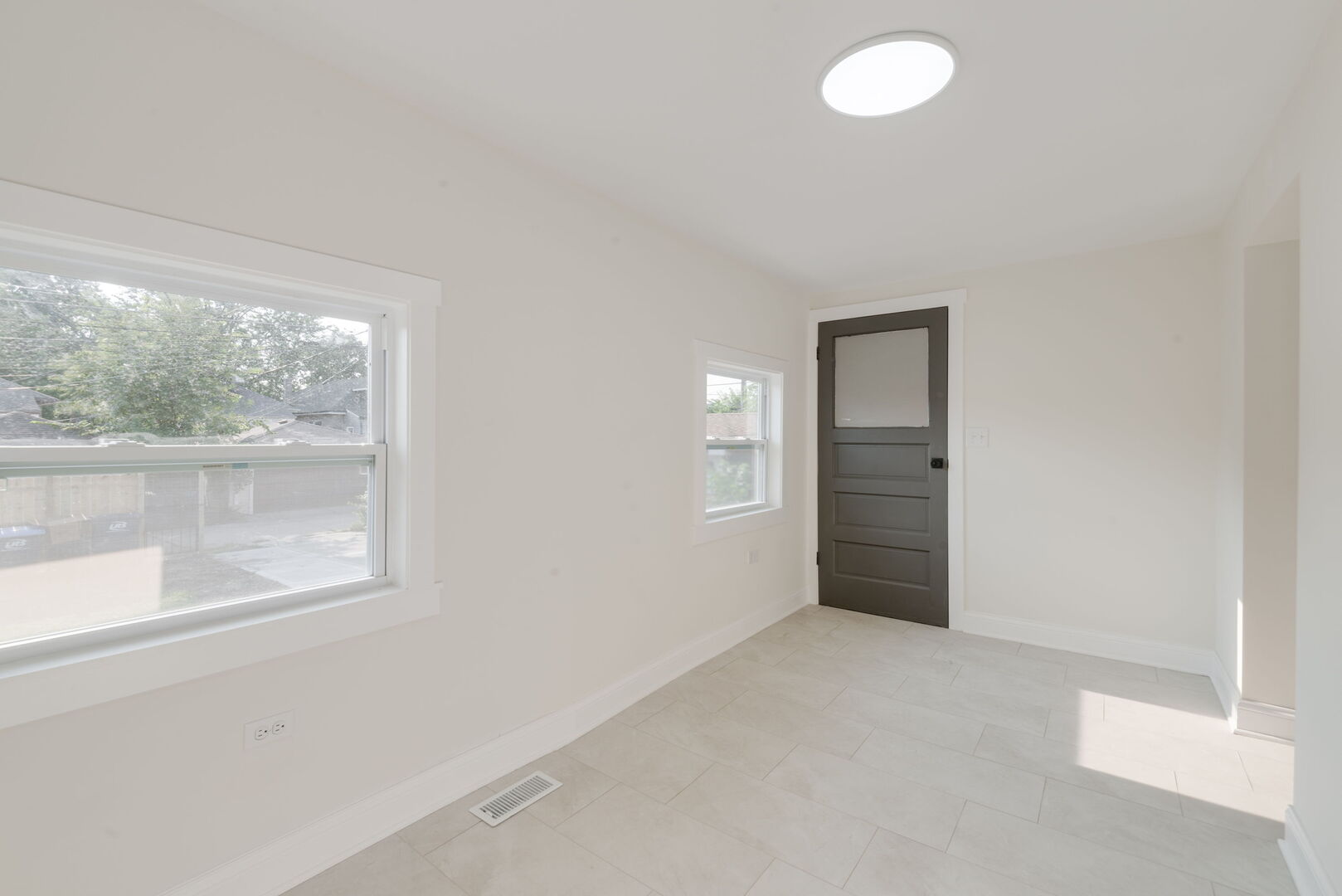 1911 S 11th Avenue Property Photo 12