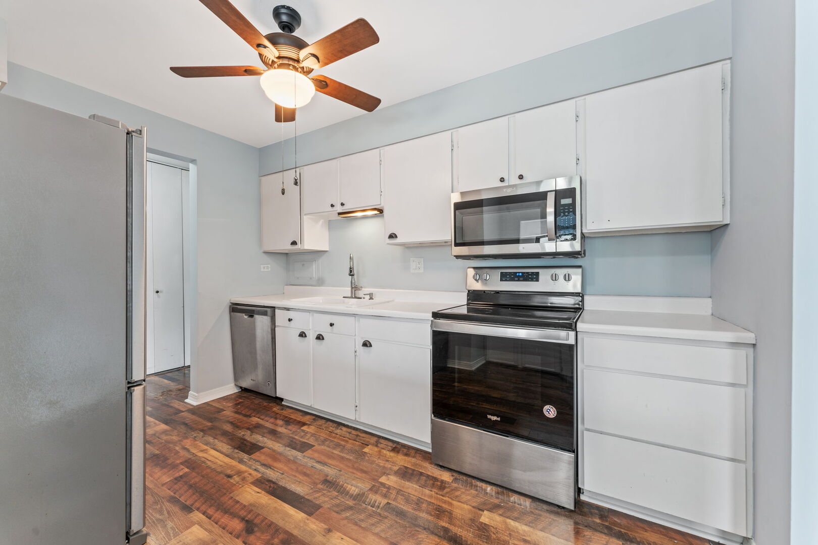 1505 E Central Road 402-a Property Photo 2