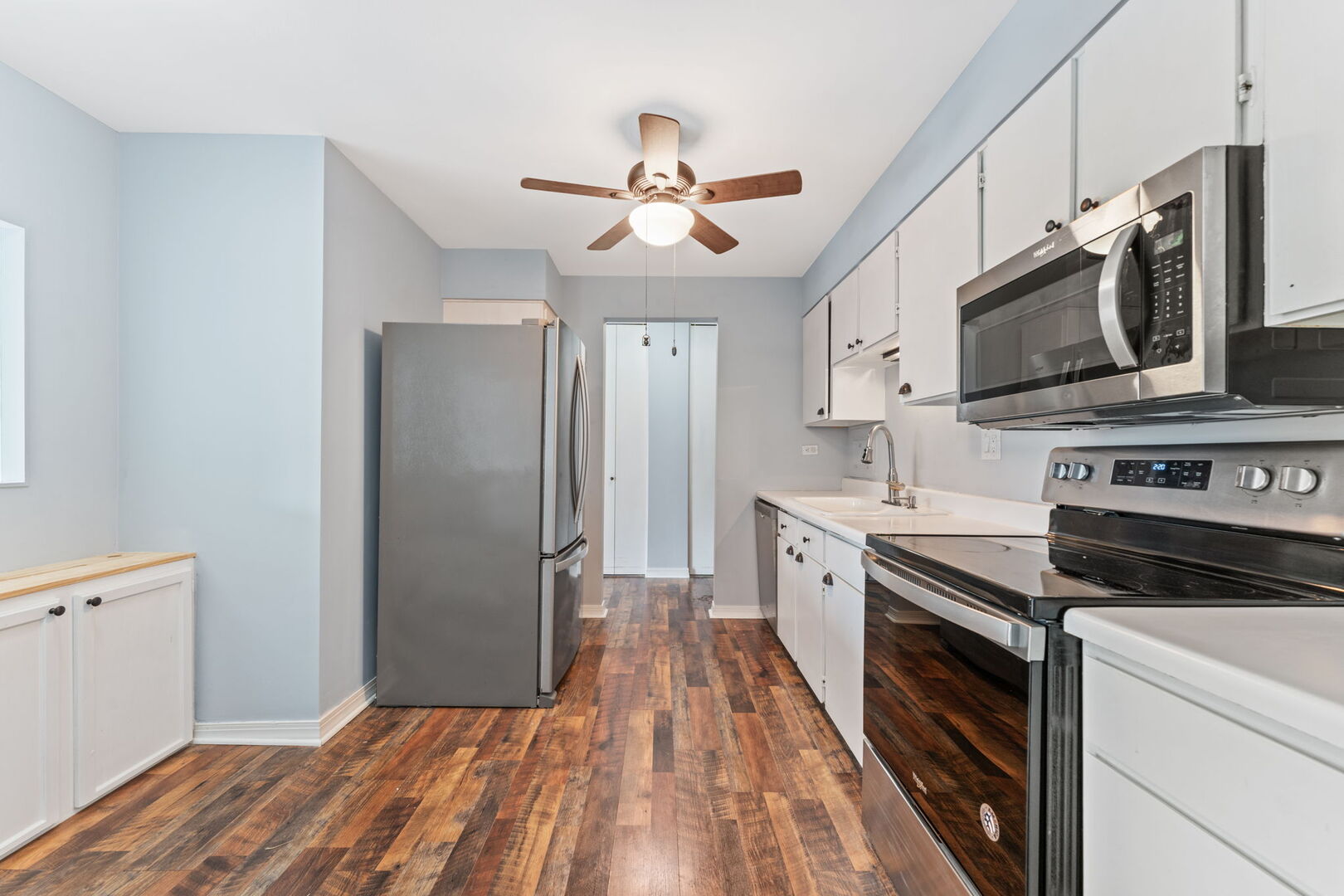 1505 E Central Road 402-a Property Photo 3