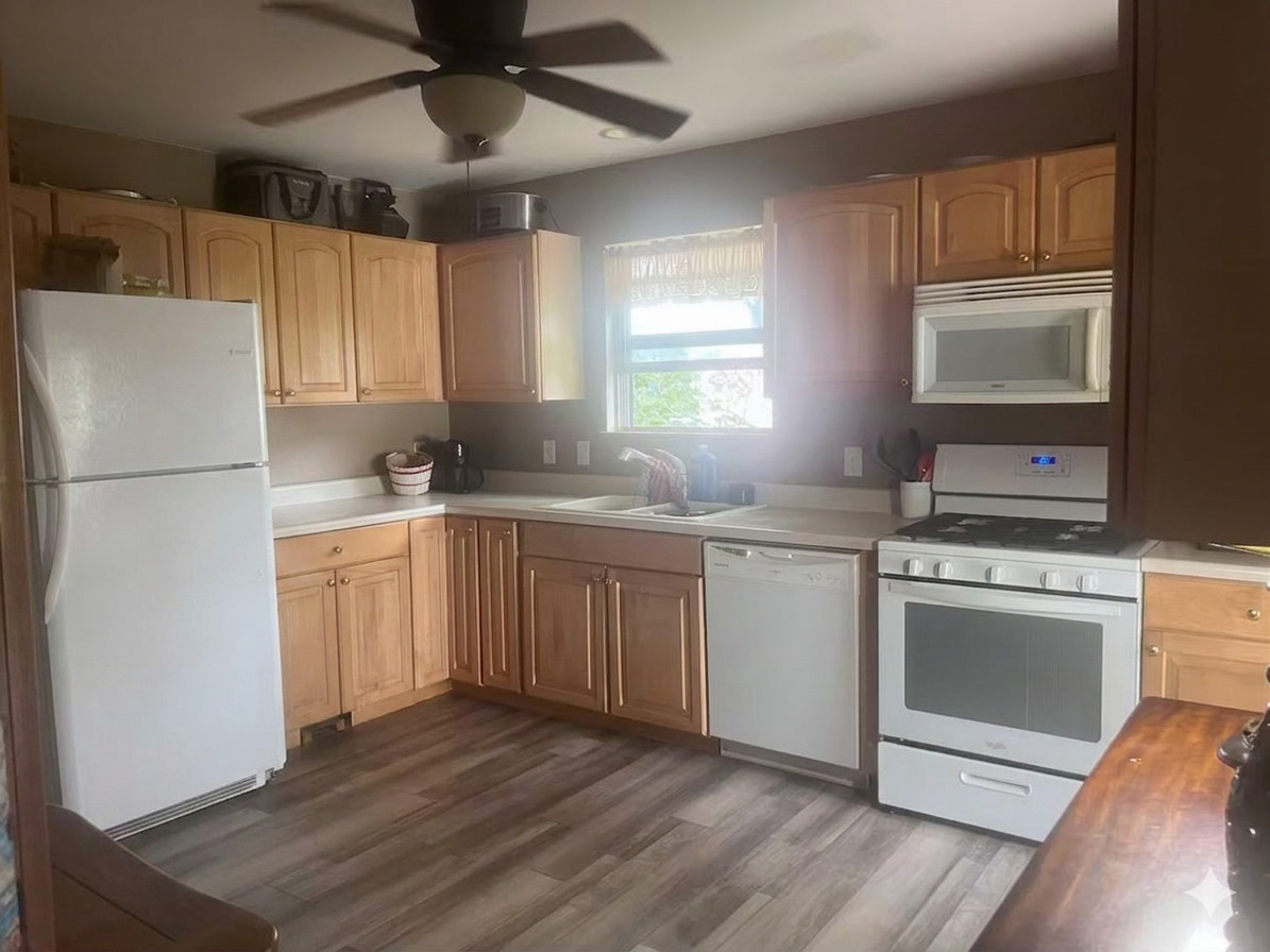 943 Pond Brook Avenue Property Photo 3