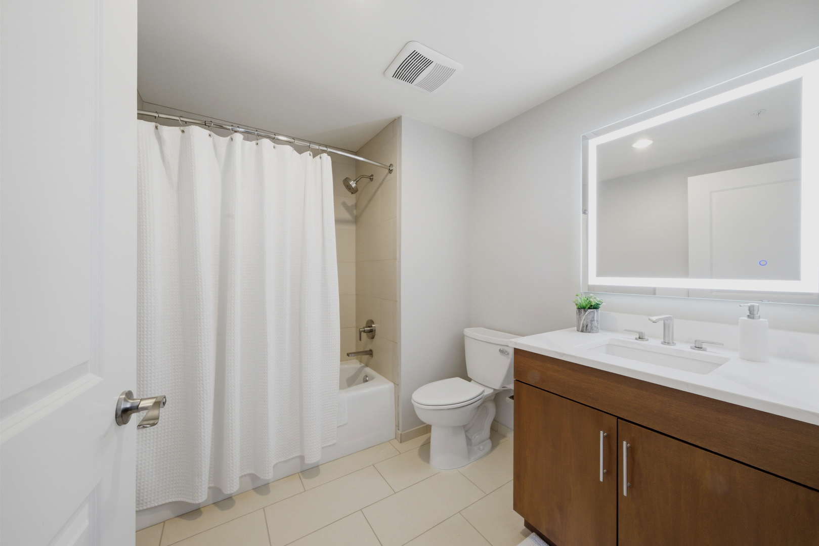 850 N Lake Shore Drive 604 Property Photo 21