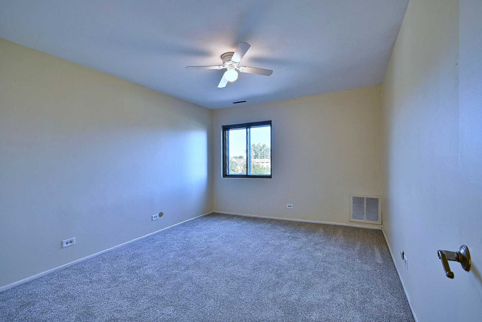 12732726 Property Photo 13
