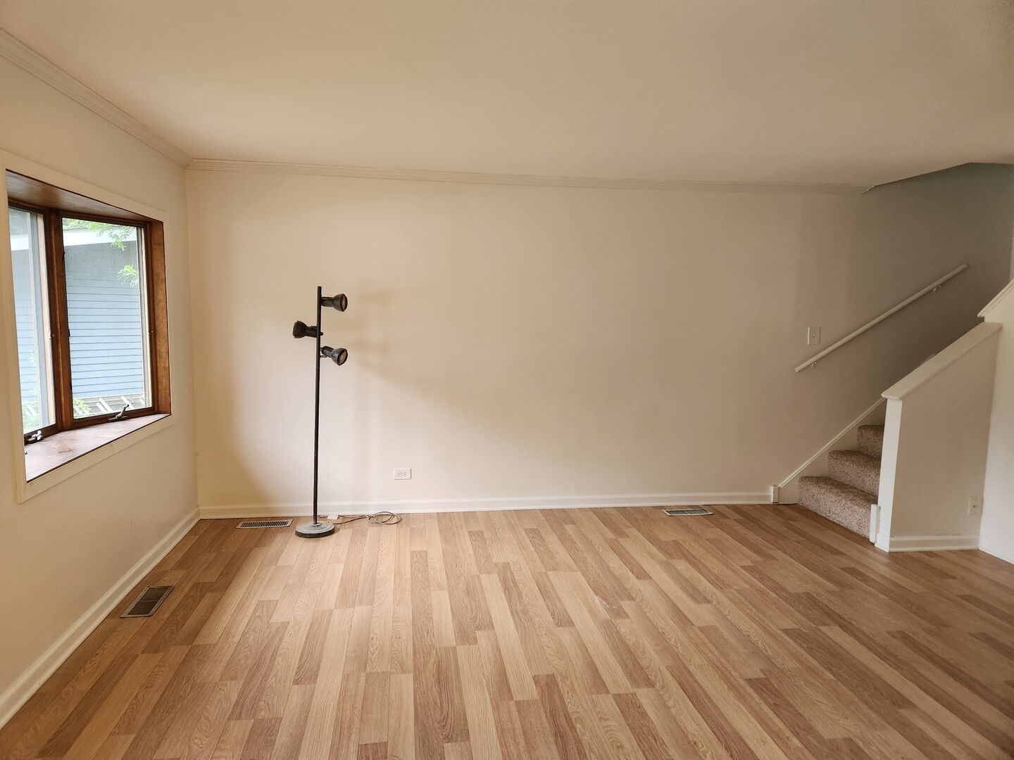 8 Wayne Court Property Photo 3