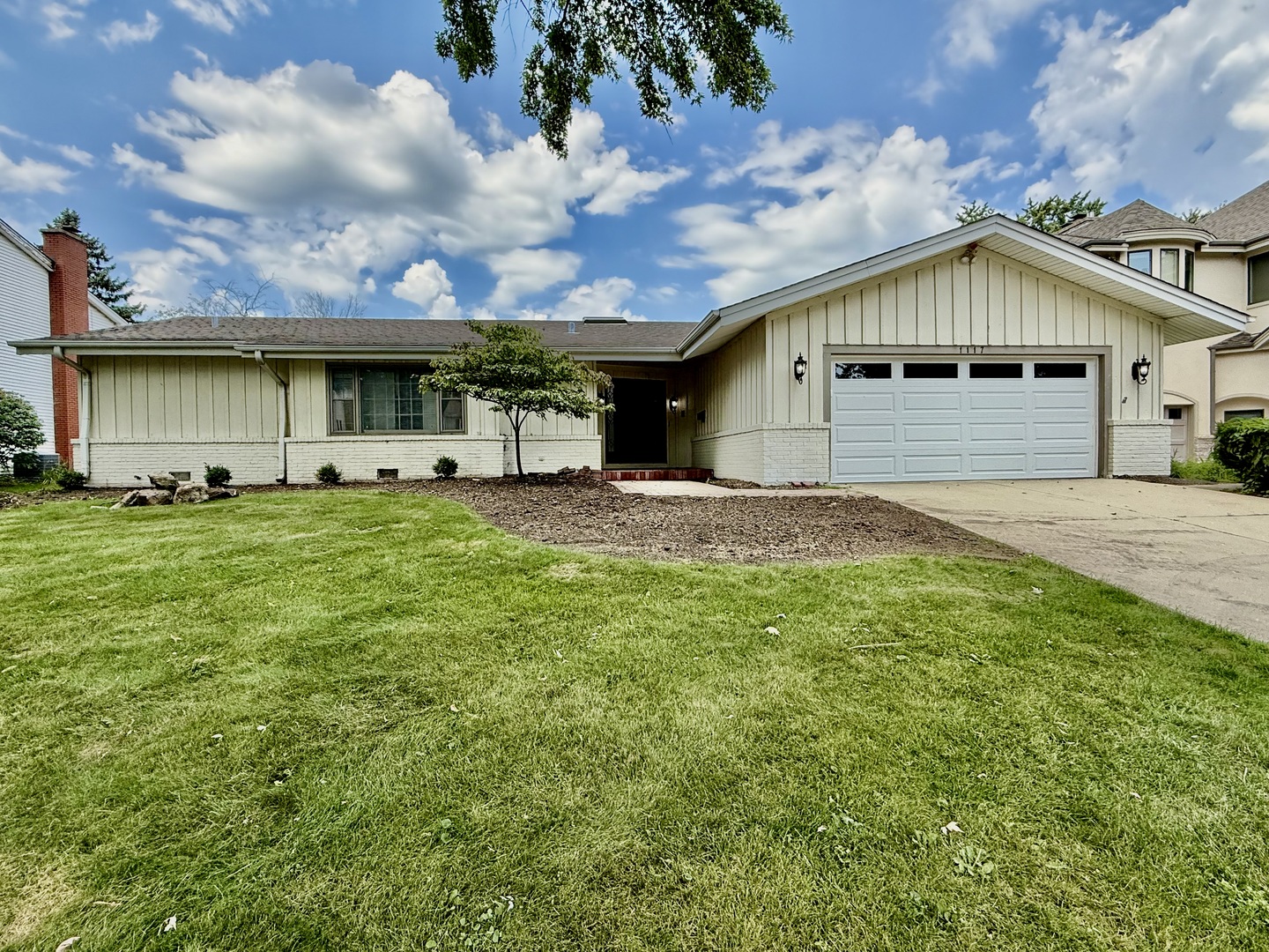 1117 Summit Hills Lane Property Photo 1