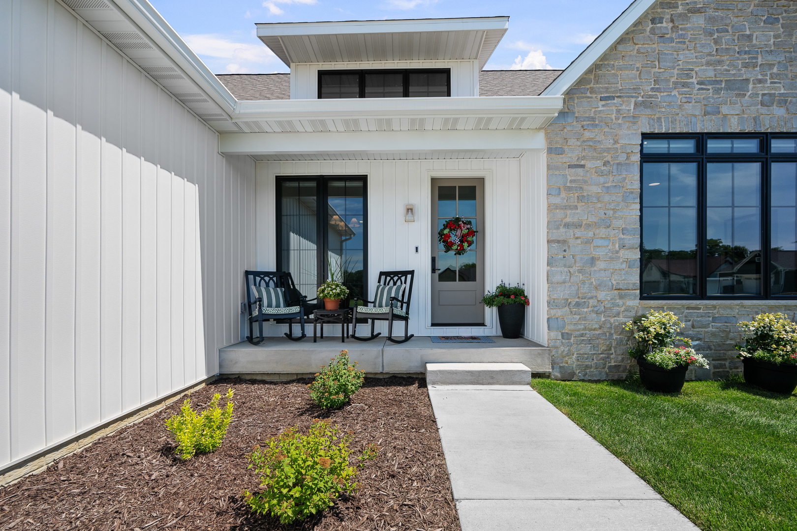 7131 Alvie Lane Property Photo 4