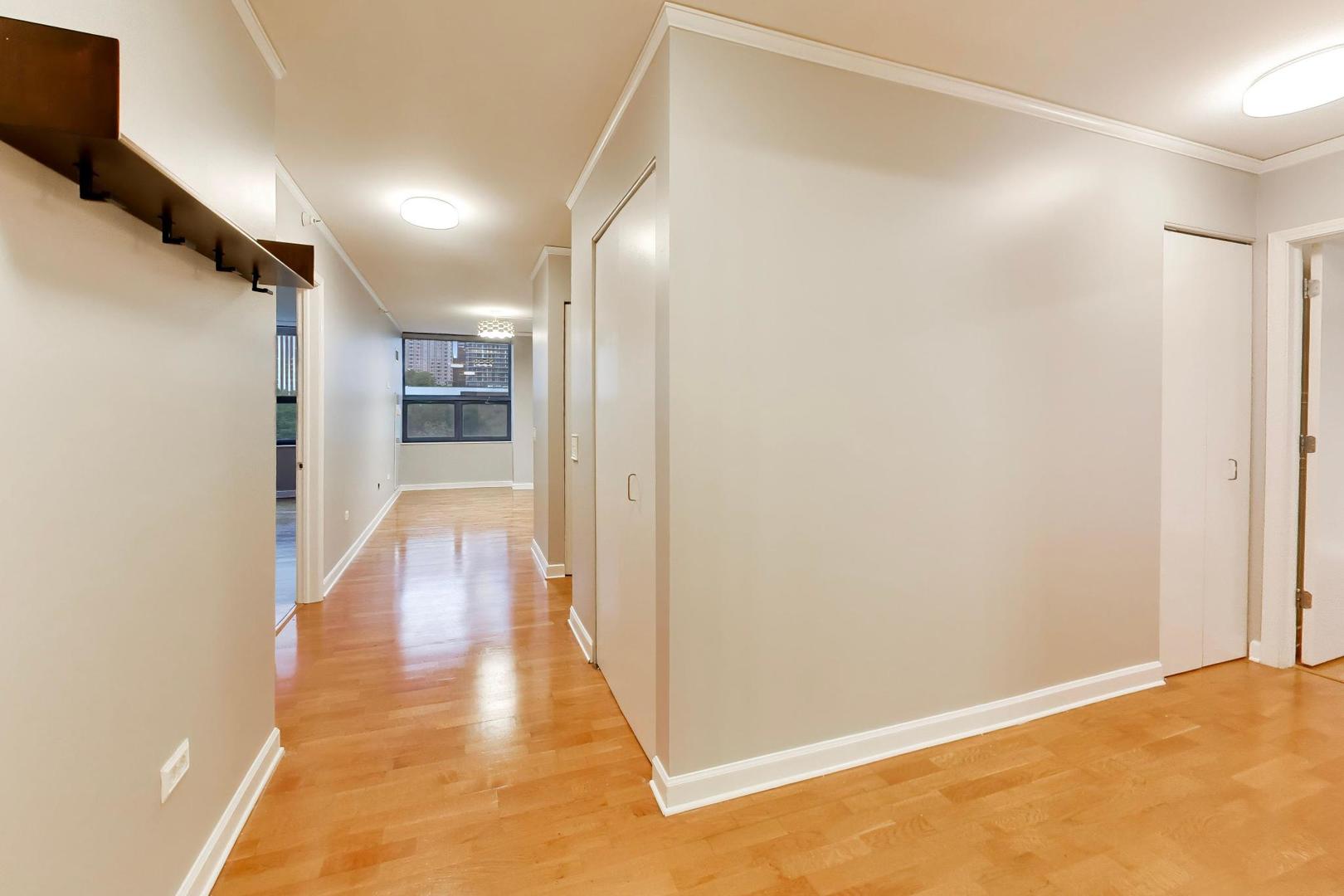 201 N Westshore Drive 407 Property Photo 6