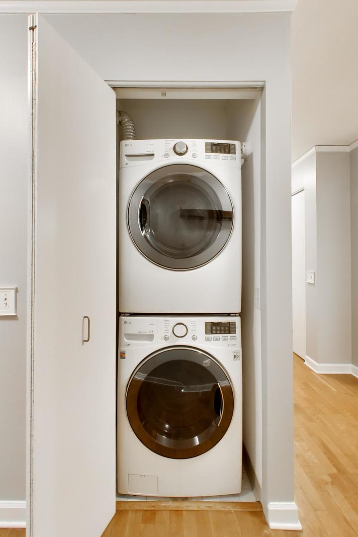 201 N Westshore Drive 407 Property Photo 27