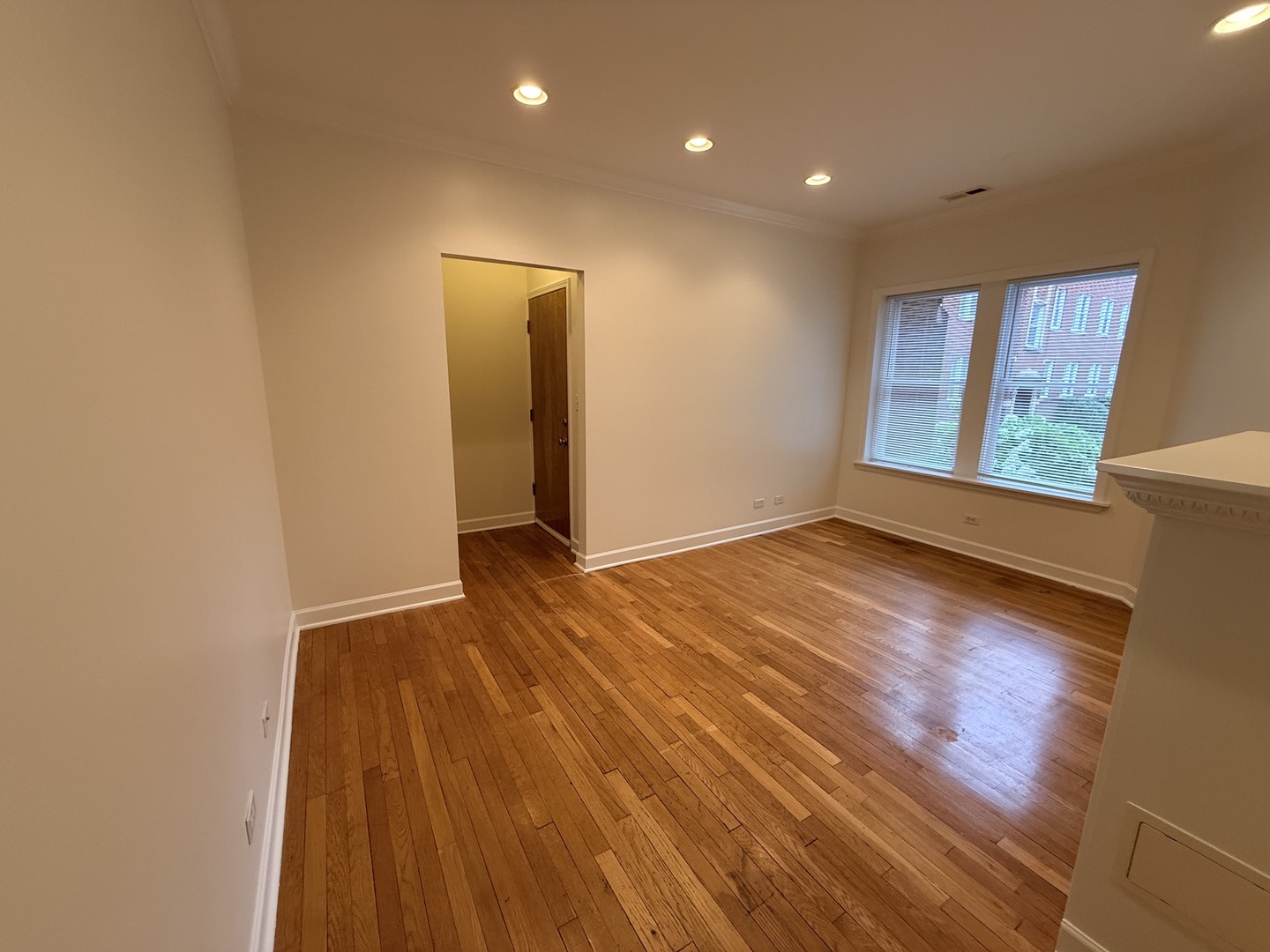 1346.5 W Estes Avenue 1w Property Photo 5
