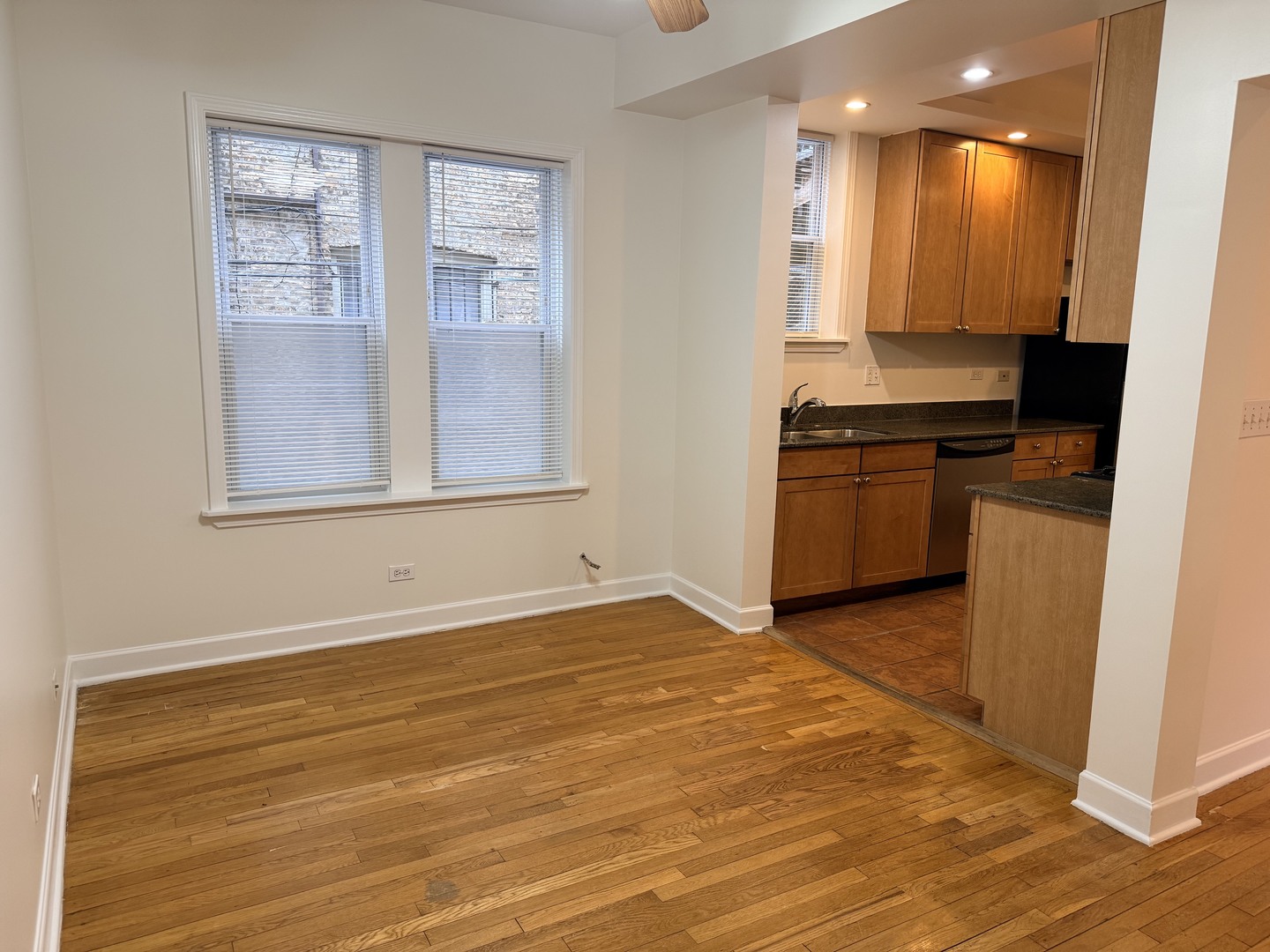 1346.5 W Estes Avenue 1w Property Photo 6