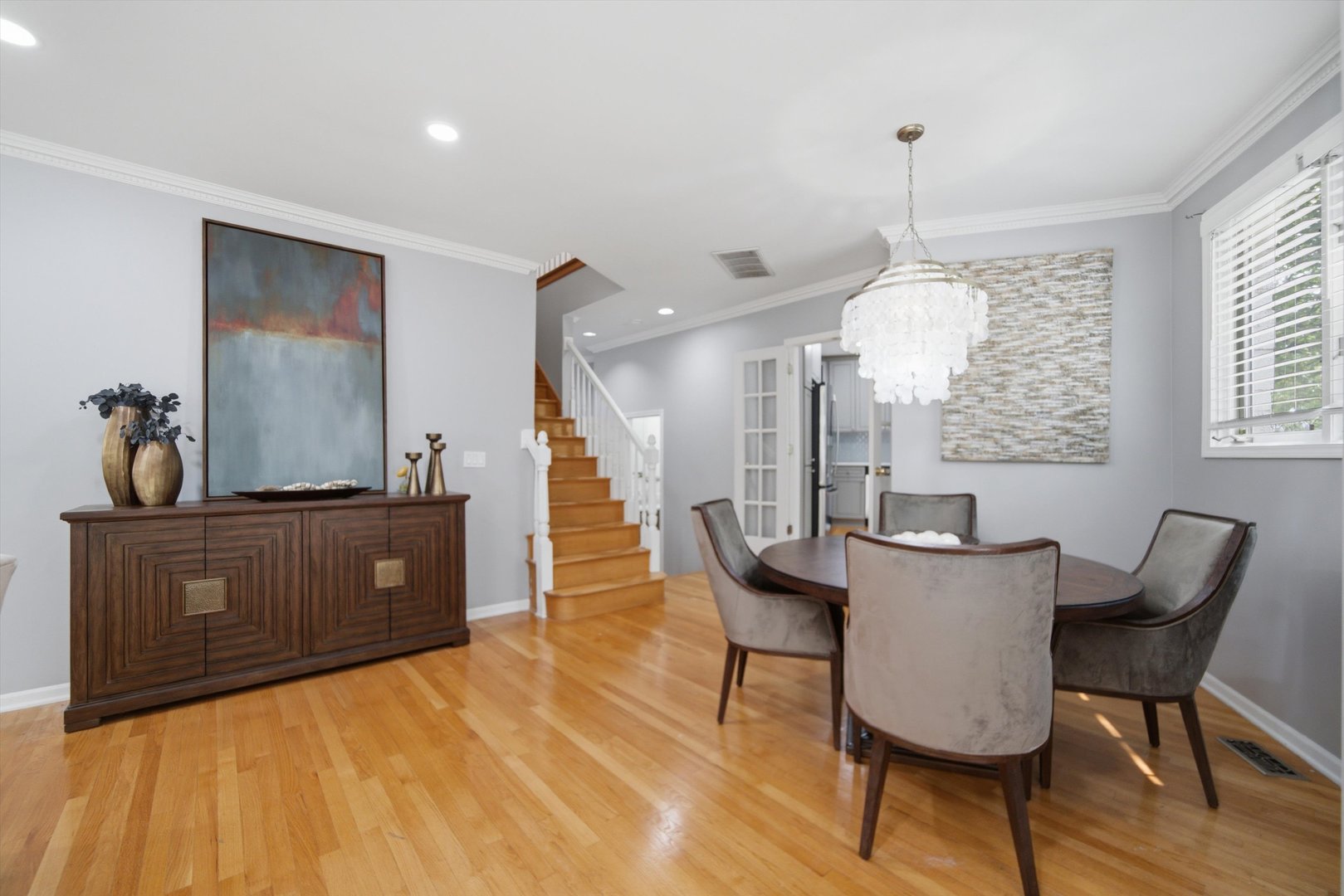 1521 S Indiana Avenue J Property Photo 3