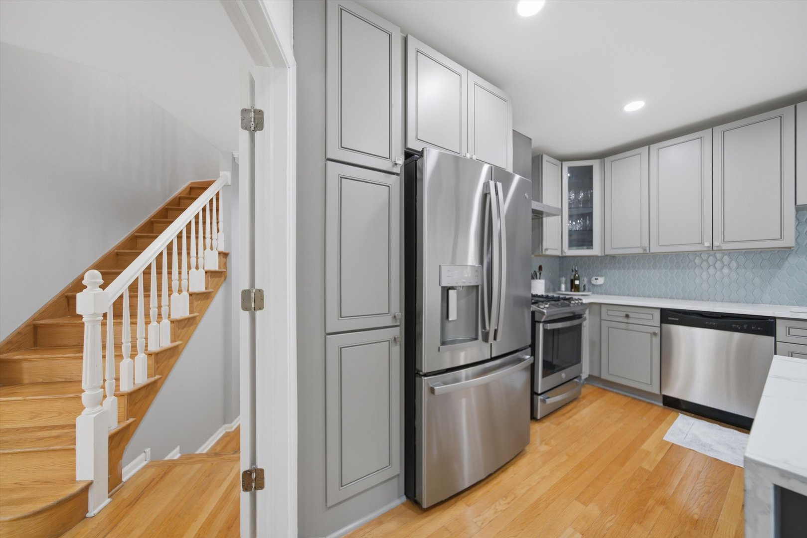 1521 S Indiana Avenue J Property Photo 8