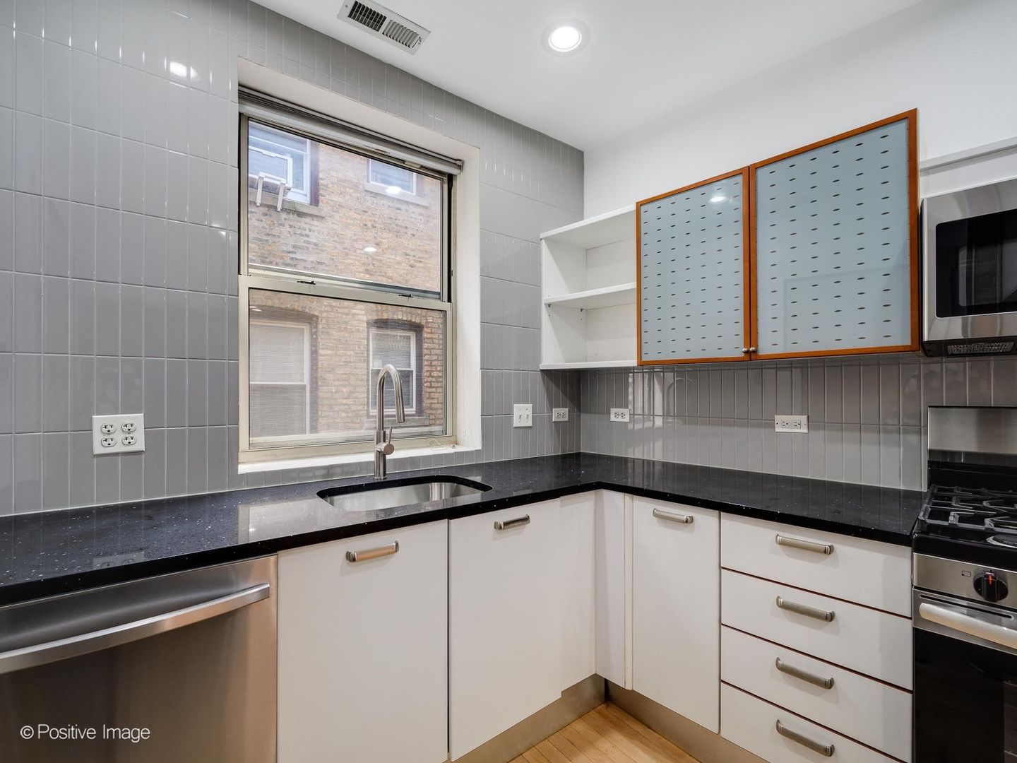 136 Clyde Avenue 2s Property Photo 10