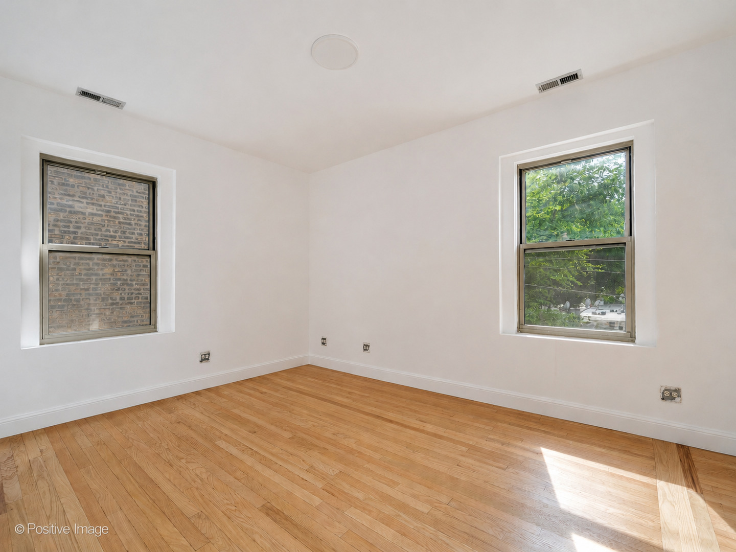 136 Clyde Avenue 2s Property Photo 14